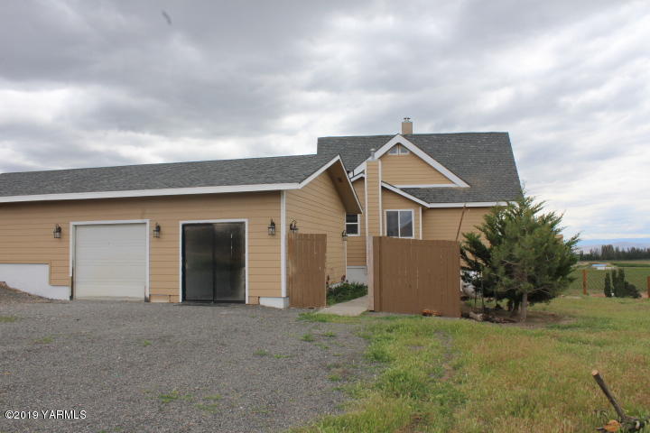 3903 Cheyne Road Zillah, WA 98953 - Photo 12 of 49 IMG_1017