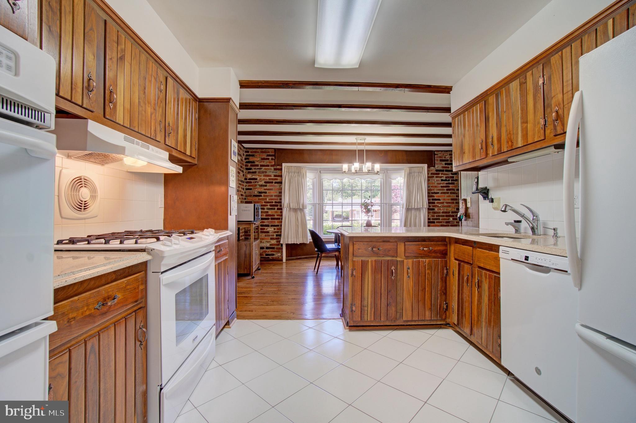 12814 Bluet Lane Silver Spring, MD 20906 - Photo 8 of 29 Gallery Image 8