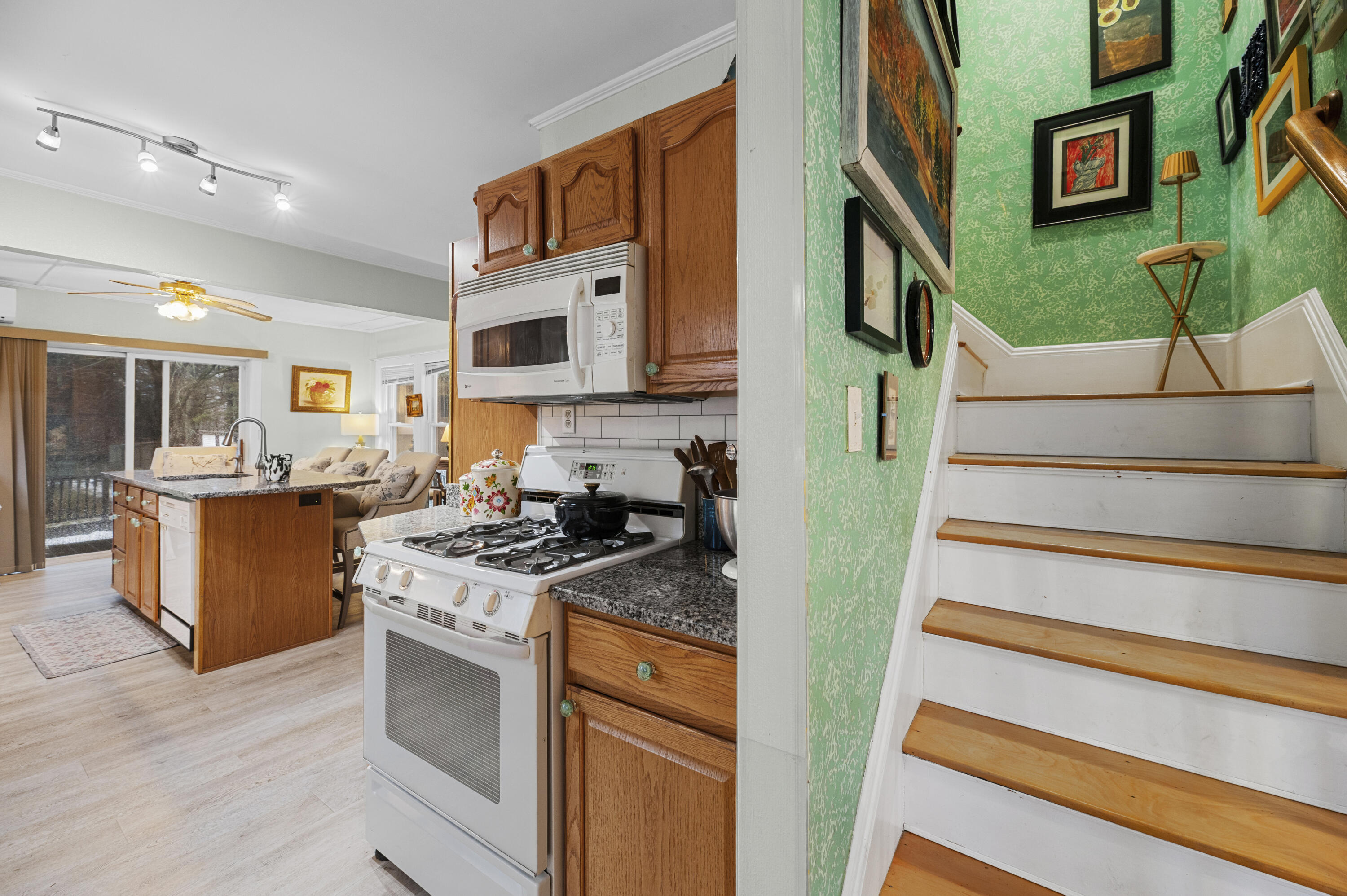 349 Riverside Drive Augusta, ME 04330 - Photo 12 of 31 DSC_1576