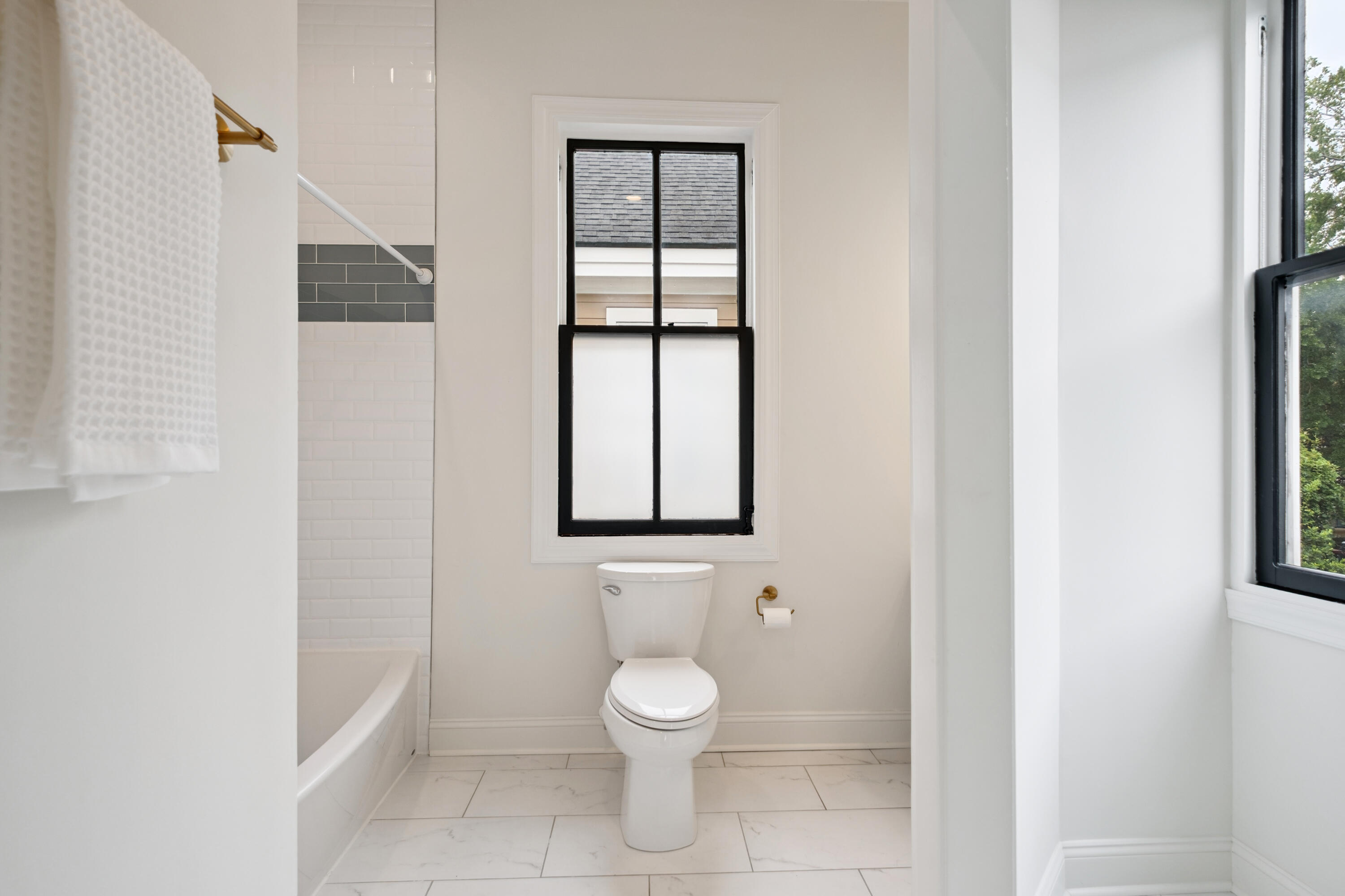 272 Coming Street, Unit C Charleston, SC 29403 - Photo 26 of 34 272ComingSt-JTPhoto-034