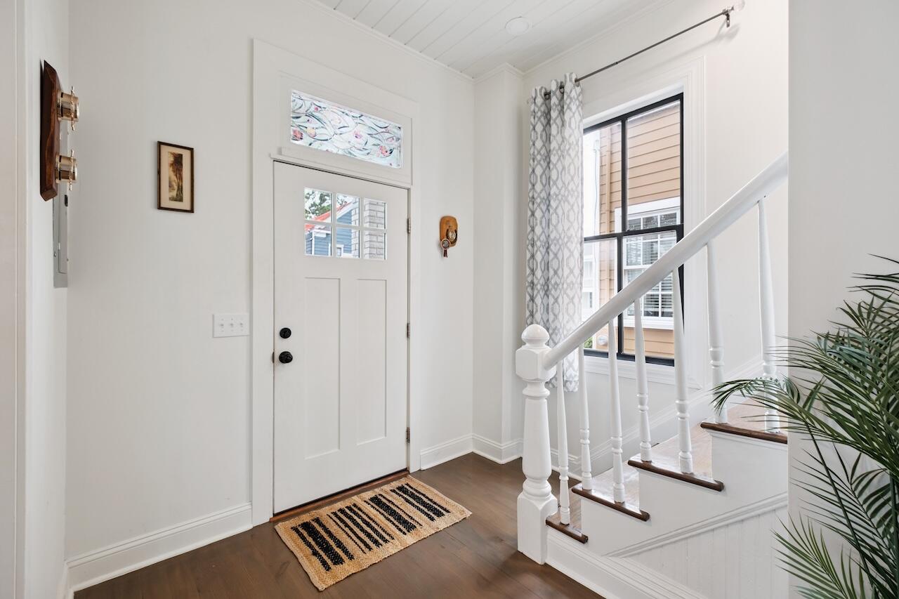 272 Coming Street, Unit C Charleston, SC 29403 - Photo 4 of 34 272ComingSt-JTPhoto-009