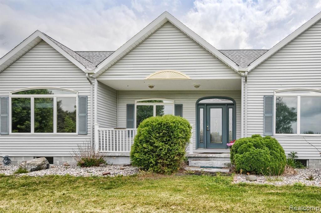 10237 South Reese Road Millington, MI 48746 - Photo 4 of 42
