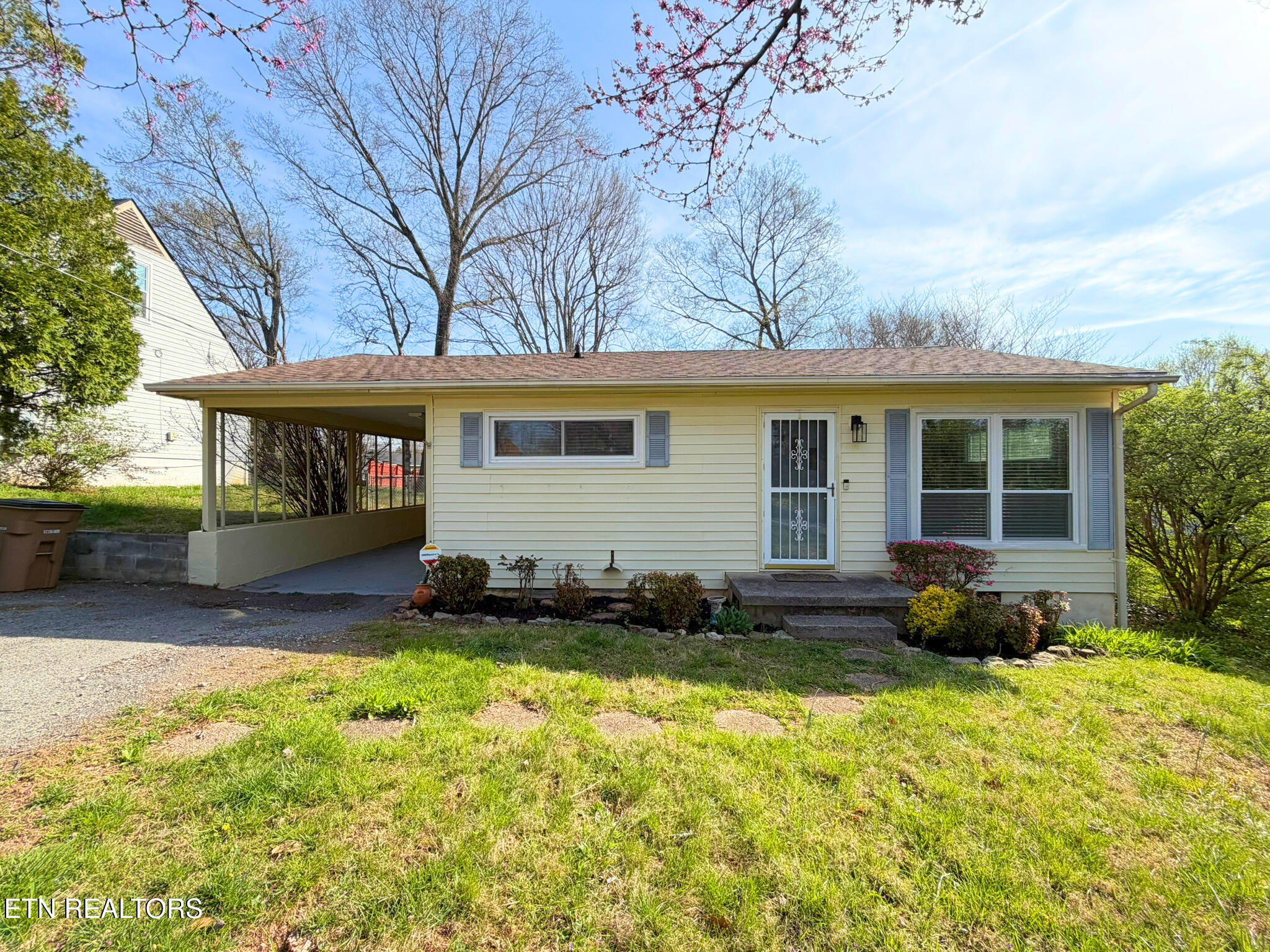 5606 Collette Road Northeast Knoxville, TN 37918 - Photo 1 of 17 Front Exterior