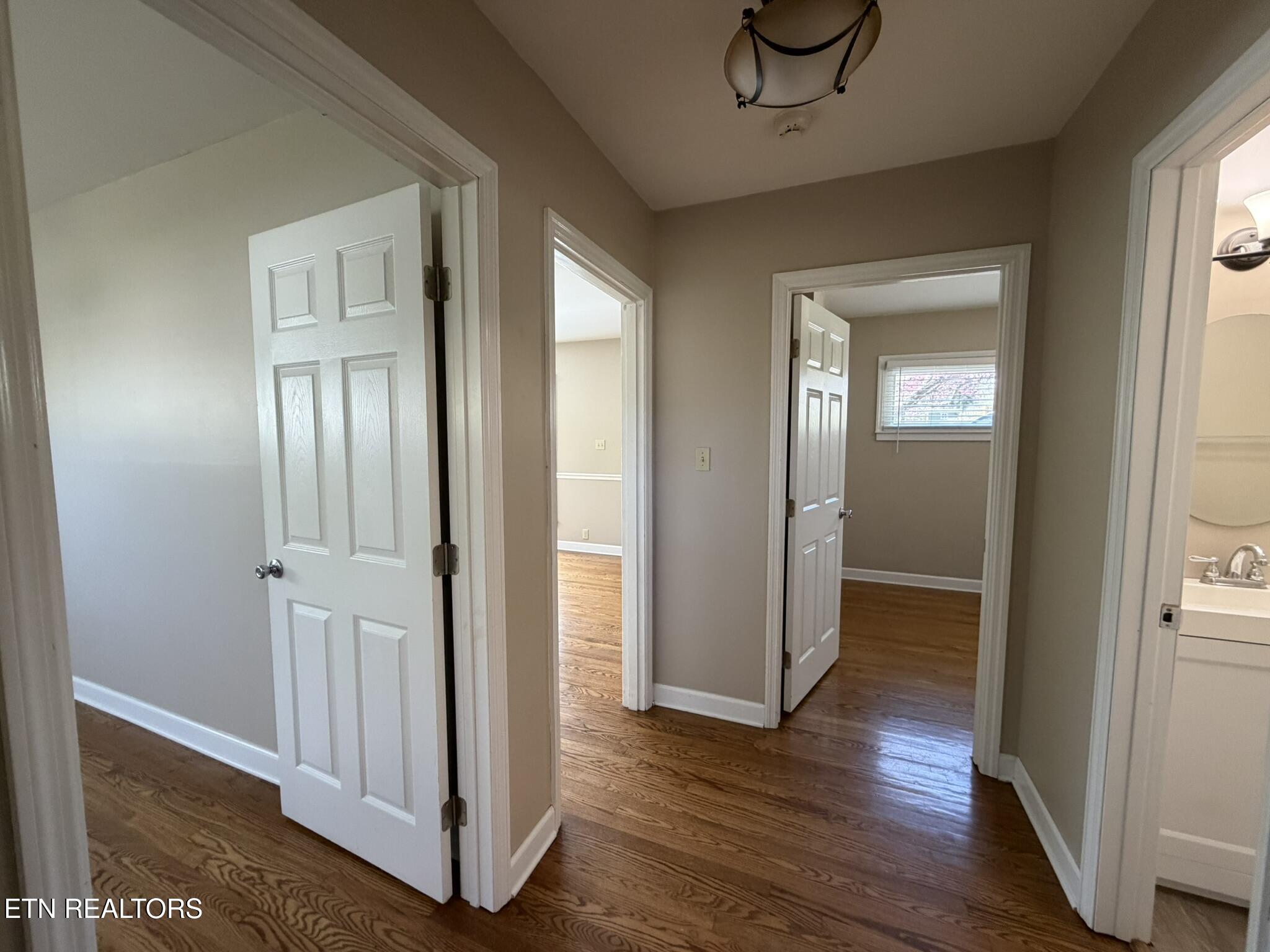 5606 Collette Road Northeast Knoxville, TN 37918 - Photo 12 of 17 Hallway