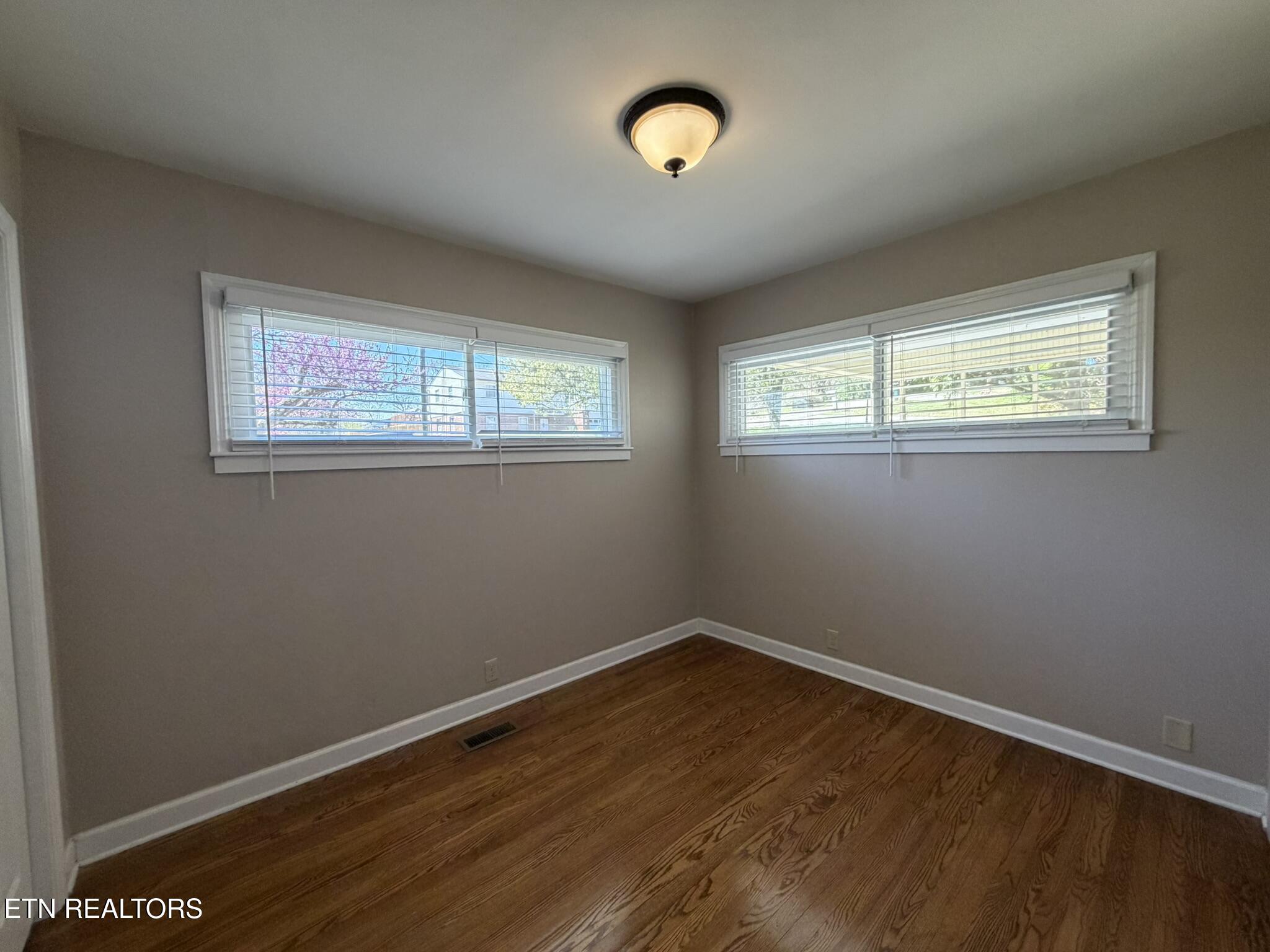 5606 Collette Road Northeast Knoxville, TN 37918 - Photo 16 of 17 Bedroom 2