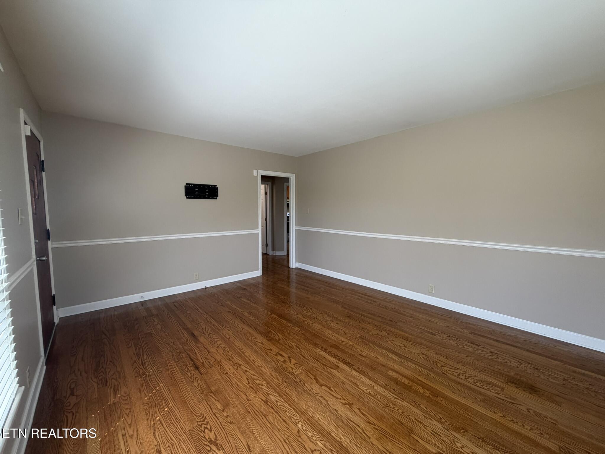 5606 Collette Road Northeast Knoxville, TN 37918 - Photo 9 of 17 Living Room