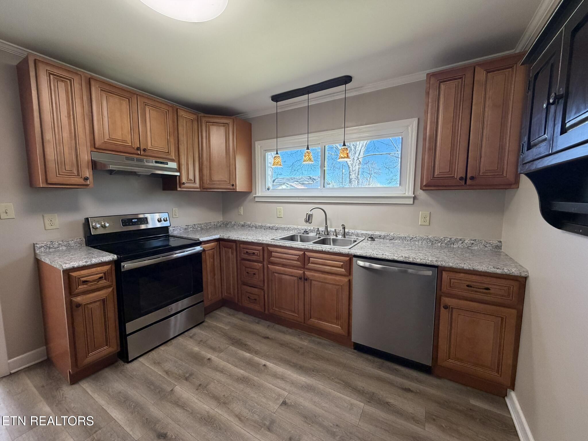 5606 Collette Road Northeast Knoxville, TN 37918 - Photo 10 of 17 Kicthen