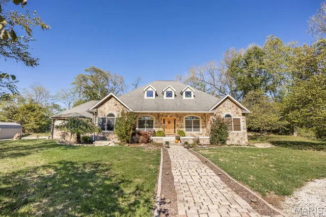 $649,500 | 401 Pecan Lane, Belleville, IL 62223