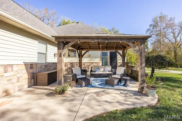 $649,500 | 401 Pecan Lane, Belleville, IL 62223