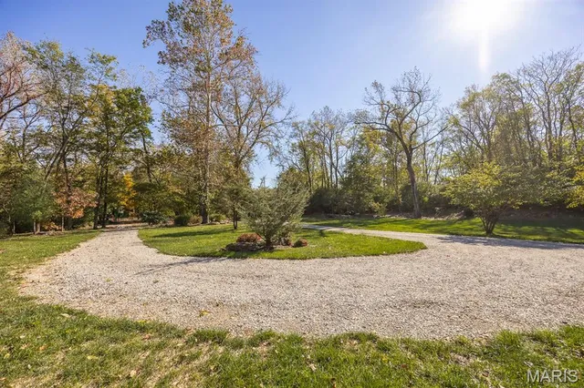 $649,500 | 401 Pecan Lane, Belleville, IL 62223