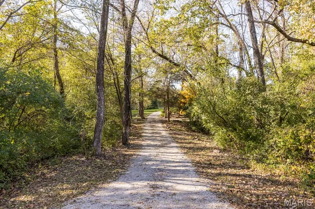 $649,500 | 401 Pecan Lane, Belleville, IL 62223