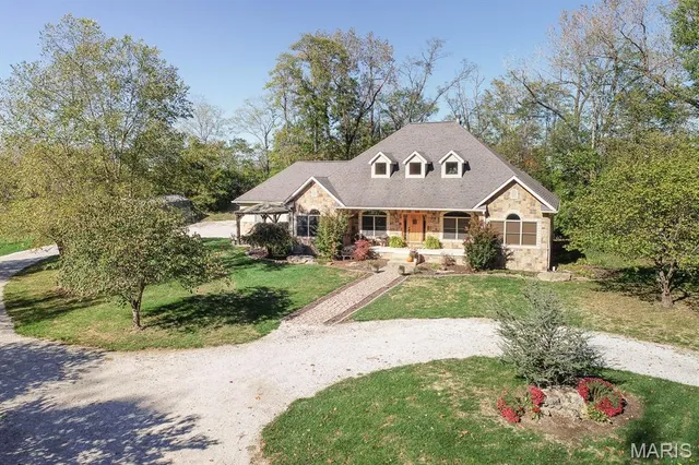 $649,500 | 401 Pecan Lane, Belleville, IL 62223