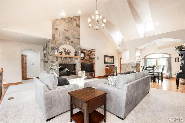 $649,500 | 401 Pecan Lane, Belleville, IL 62223