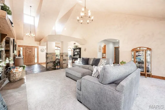 $649,500 | 401 Pecan Lane, Belleville, IL 62223