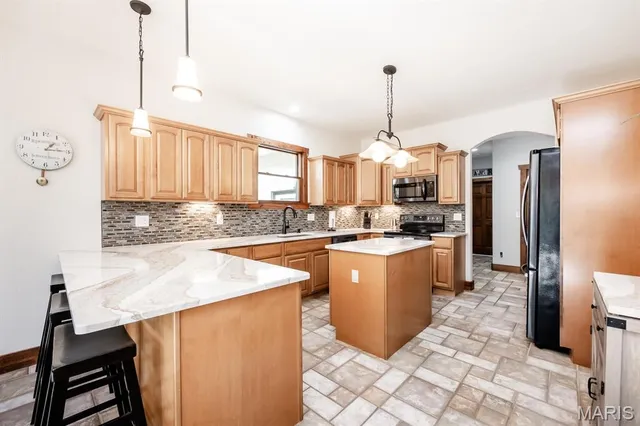 $649,500 | 401 Pecan Lane, Belleville, IL 62223