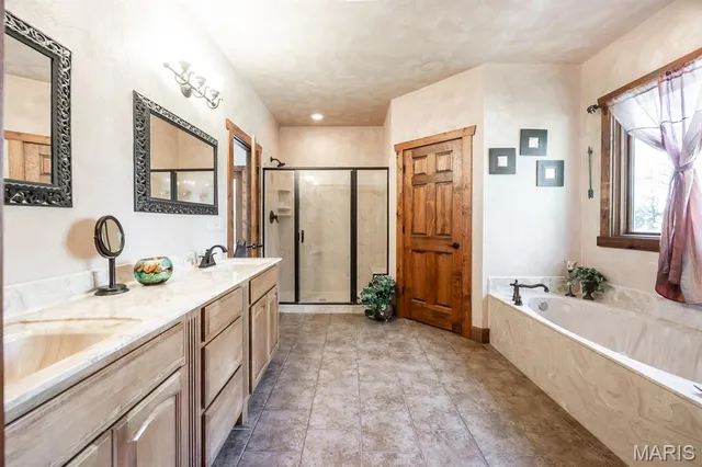 $649,500 | 401 Pecan Lane, Belleville, IL 62223