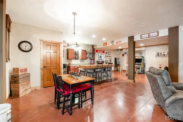 $649,500 | 401 Pecan Lane, Belleville, IL 62223