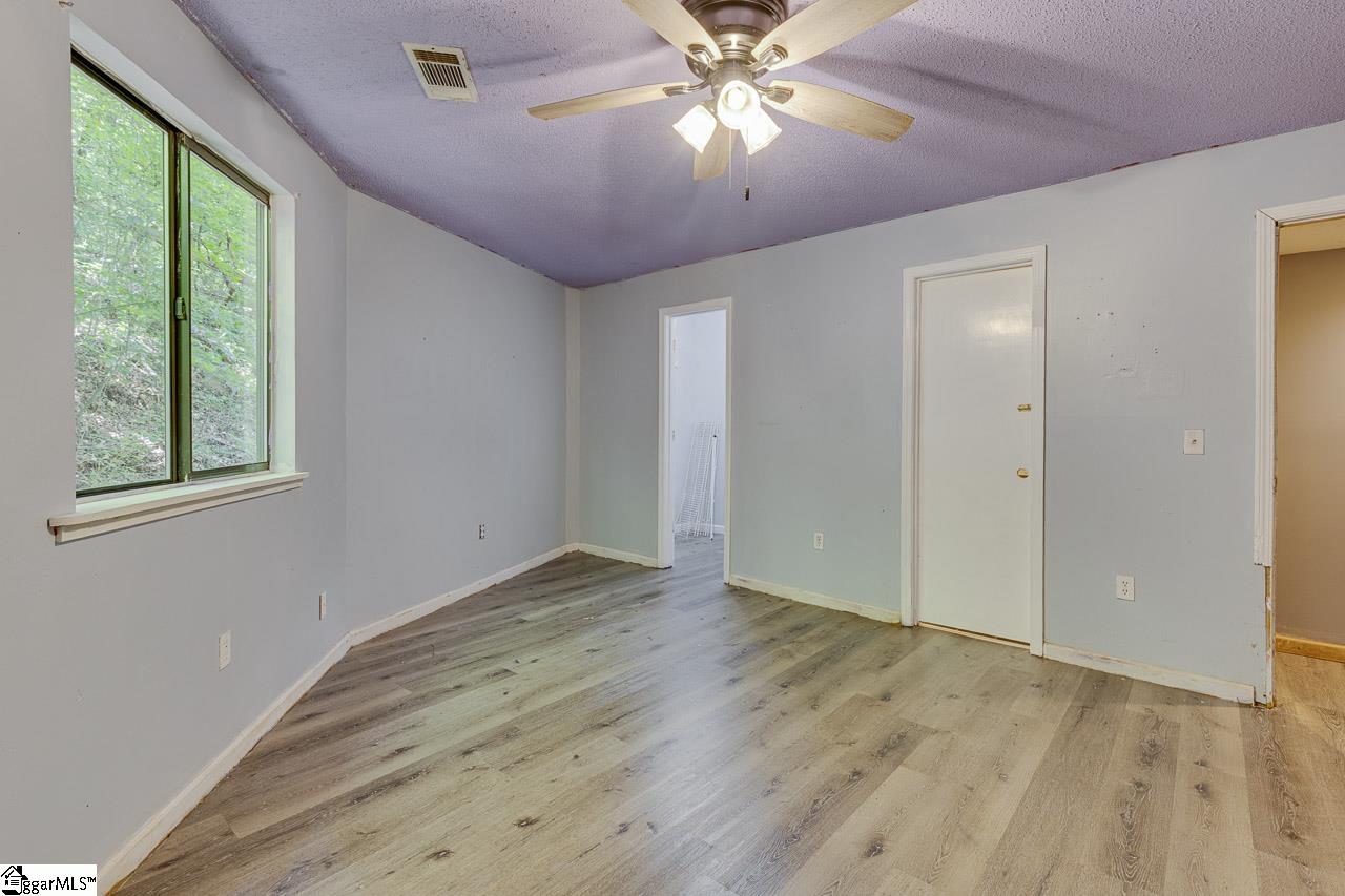145 Hidden Valley Road Marietta, SC 29661 - Photo 13 of 37