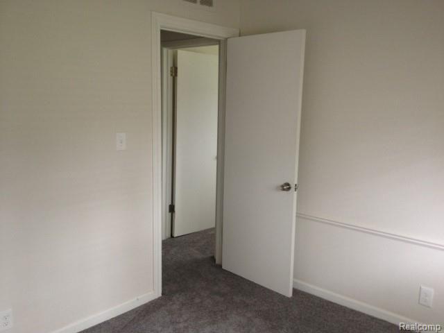 239 Booth Road Troy, MI 48085 - Photo 26 of 27 IMG_5609.jpg
