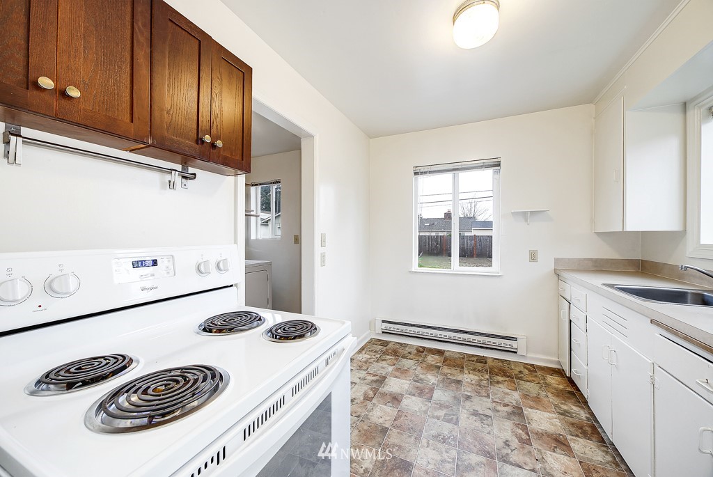 3224 Southwest 97th Street Seattle, WA 98126 - Photo 4 of 15 Gallery Image 4