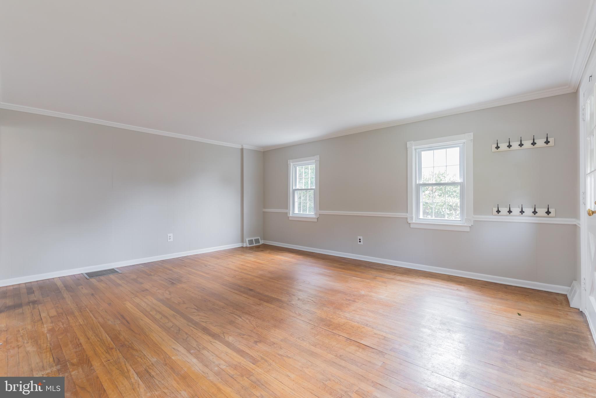 122 Redford Road Oreland, PA 19075 - Photo 8 of 30 Gallery Image 8