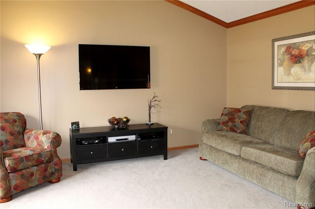45071 Glengarry Road Canton, MI 48188 - Photo 20 of 51 IMG_0641.JPG