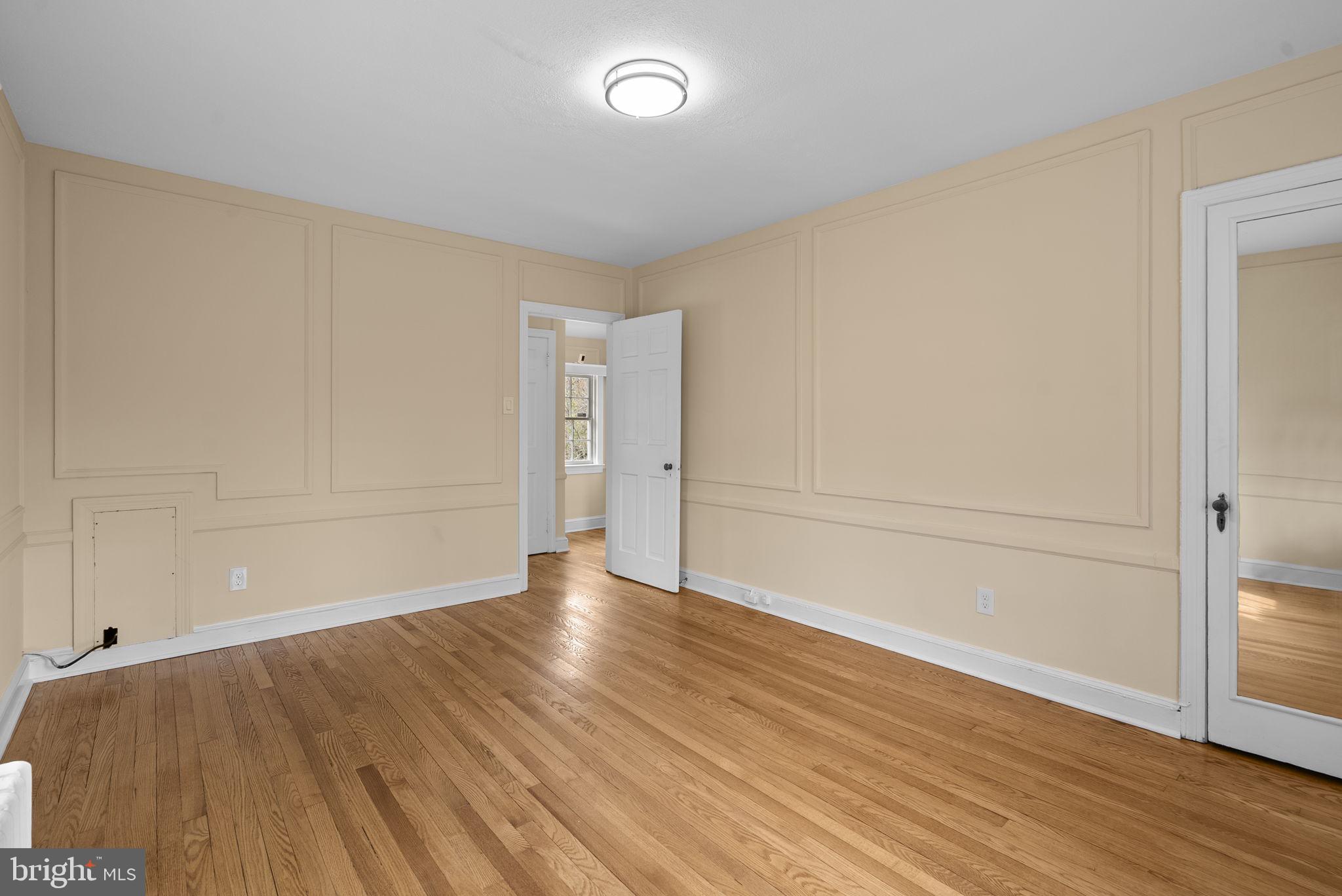 6413 Adelphi Road Hyattsville, MD 20782 - Photo 19 of 31 Alternate View of Bedroom 3