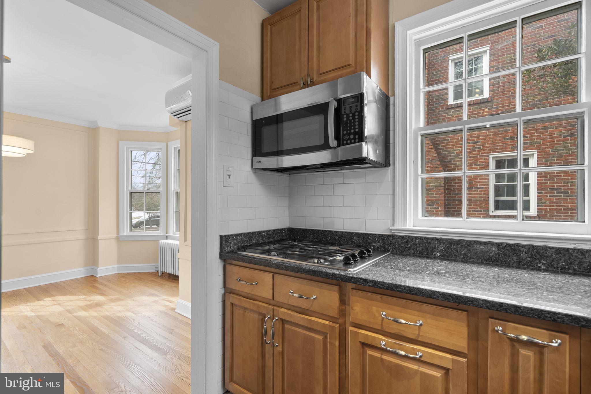 6413 Adelphi Road Hyattsville, MD 20782 - Photo 9 of 31 Built-in Microwave