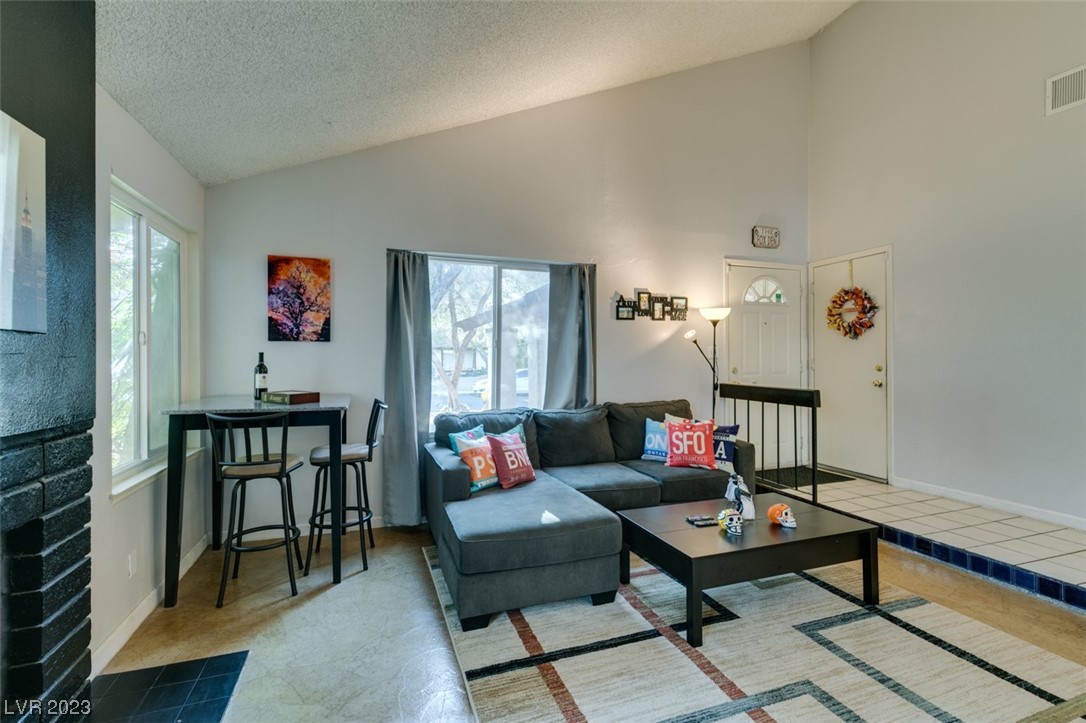4850 Summerhill Road Las Vegas, NV 89121 - Photo 11 of 31 Gallery Image 11