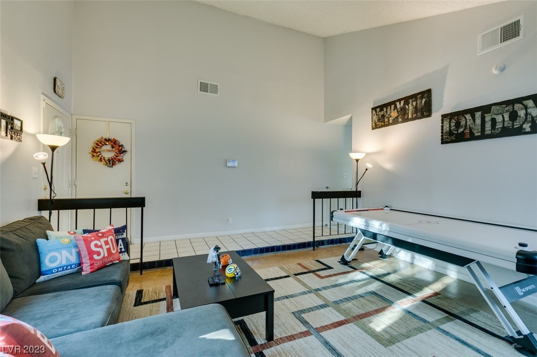 4850 Summerhill Road Las Vegas, NV 89121 - Photo 9 of 31 Gallery Image 9