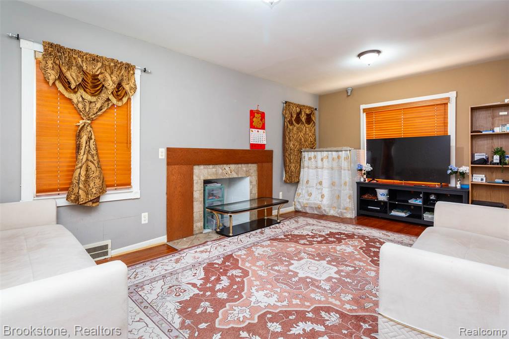 20811 Doepfer Road Warren, MI 48091 - Photo 6 of 26