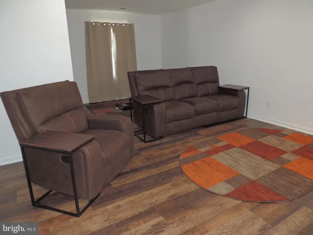 $394,900 | 9956 Ravenhurst Road, Middle River, MD 21220