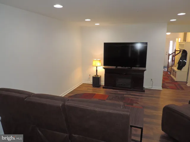 $394,900 | 9956 Ravenhurst Road, Middle River, MD 21220