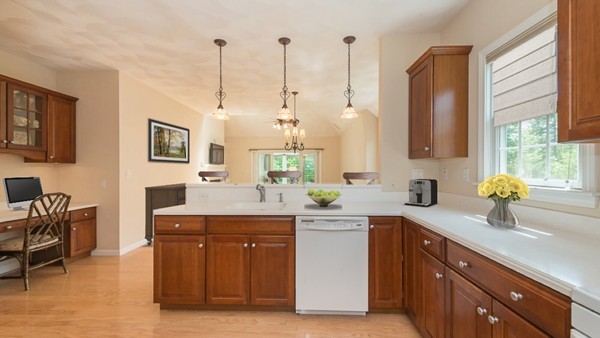 8 Raymond Court, Unit 8 Georgetown, MA 01833 - Photo 11 of 30 Gallery Image 11