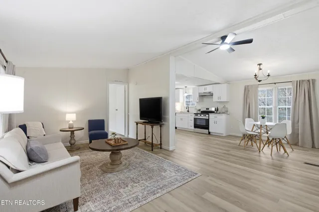 $249,000 | 9039 Andersonville Pike, Powell, TN 37849