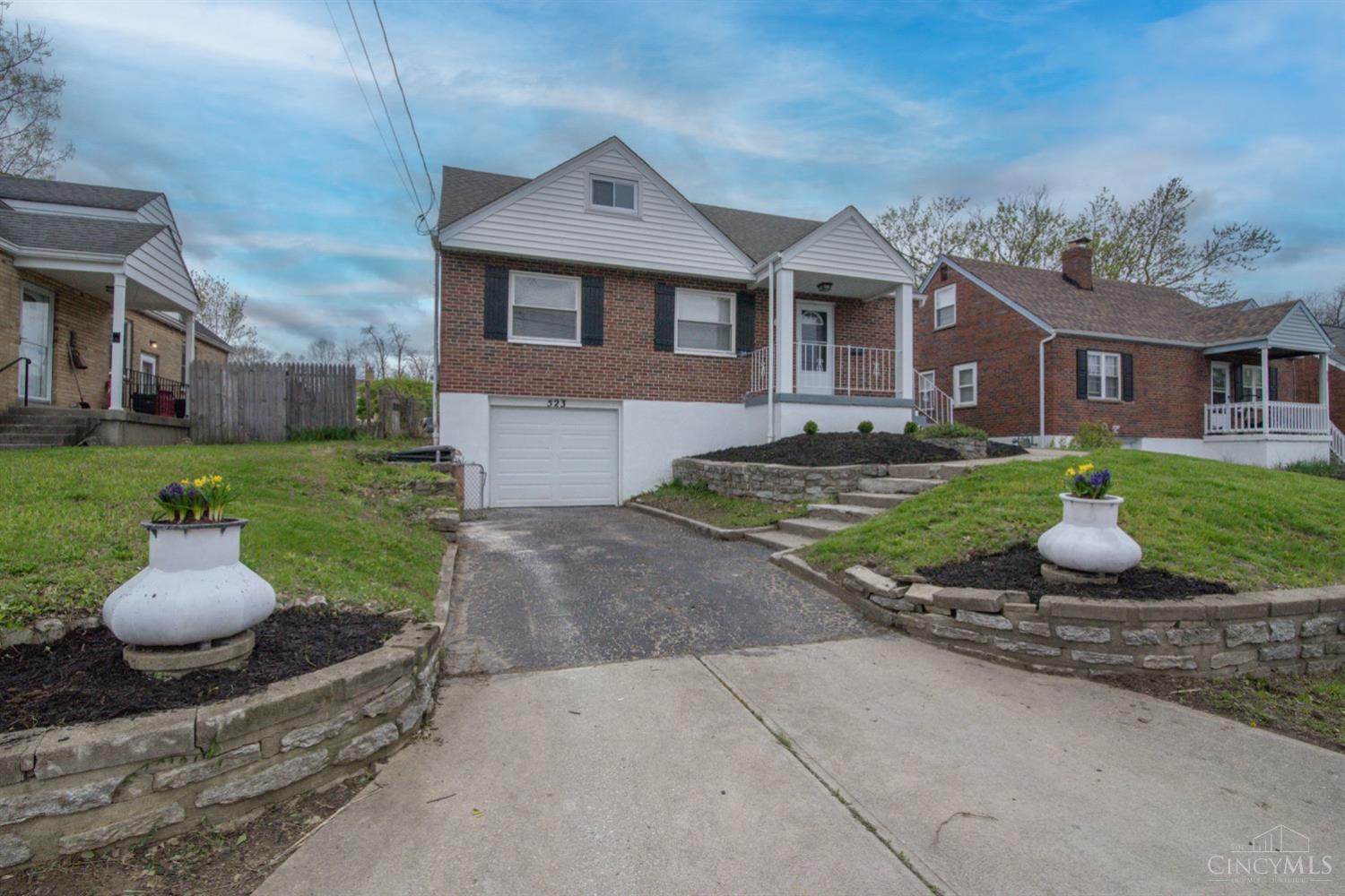 523 Virgil Road Cincinnati, OH 45238 - Photo 2 of 48