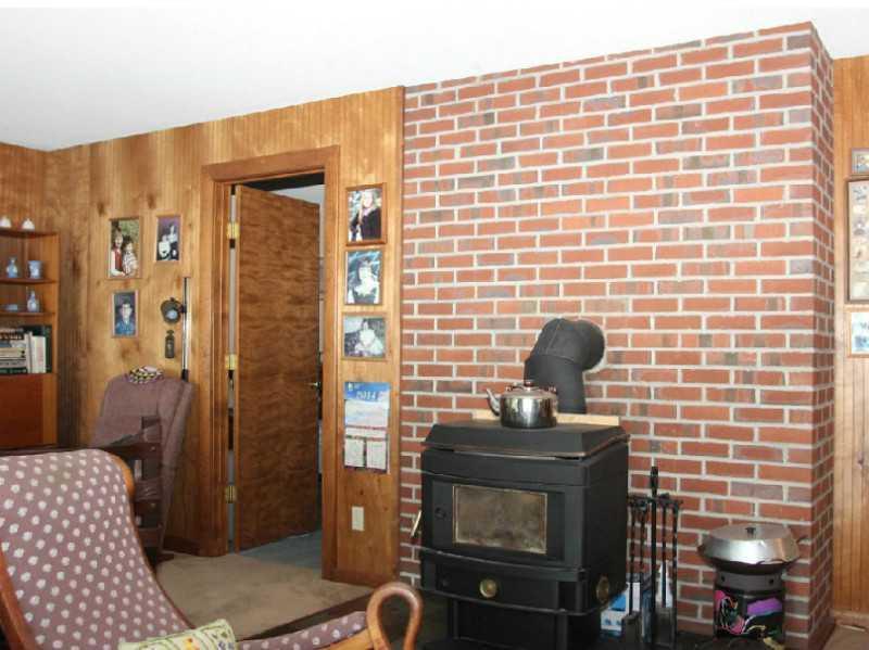 31 Raspante Lane Surry, ME 04684 - Photo 6 of 15 Living Room.