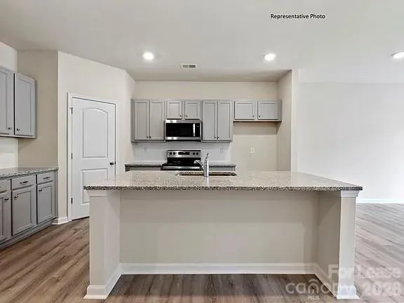 $2,750 | 3352 Blf Hl Lane, Charlotte, NC 28215