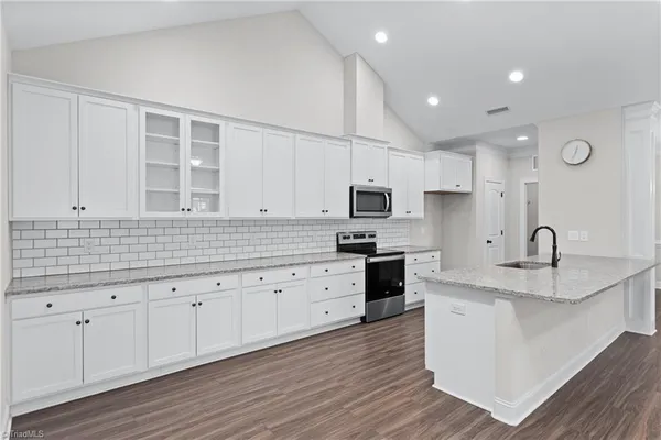 $460,000 | 1597 Oakbluffs Drive, Colfax, NC 27235