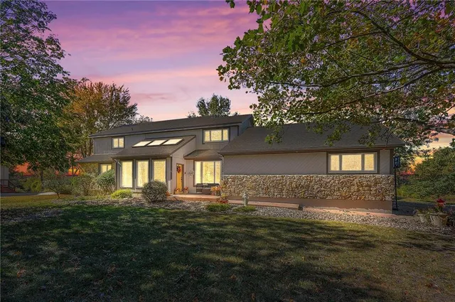 $750,000 | 15422 Long Street, Overland Park, KS 66221