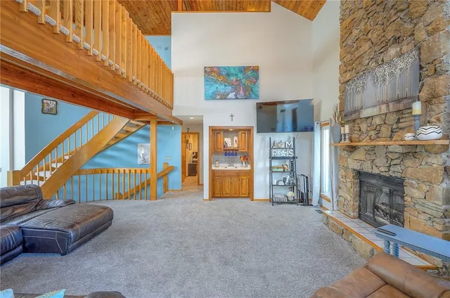 $715,000 | 15422 Long Street, Overland Park, KS 66221