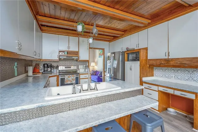 $715,000 | 15422 Long Street, Overland Park, KS 66221