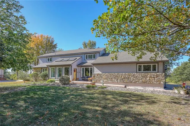 $750,000 | 15422 Long Street, Overland Park, KS 66221