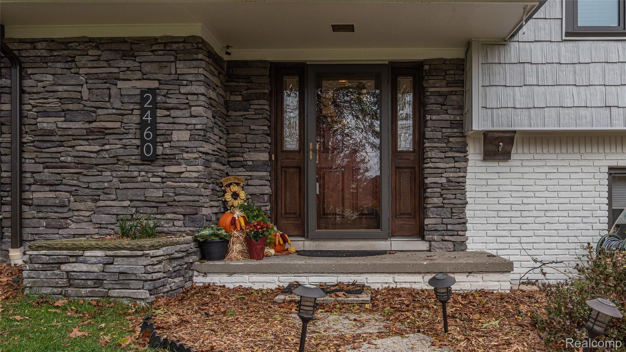 2460 Worcester Road West Bloomfield, MI 48323 - Photo 12 of 75 011_63.jpg