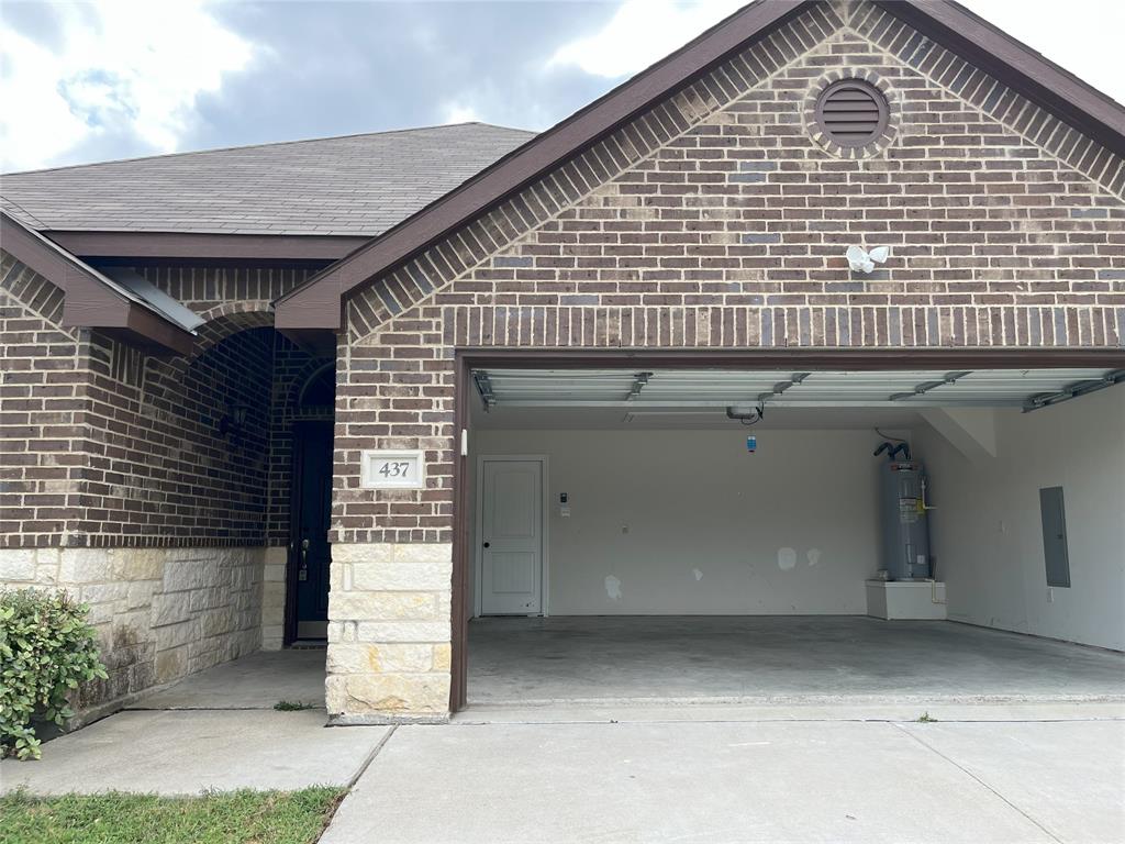 437 Merry Mill Road Wilmer, TX 75172 - Photo 2 of 23