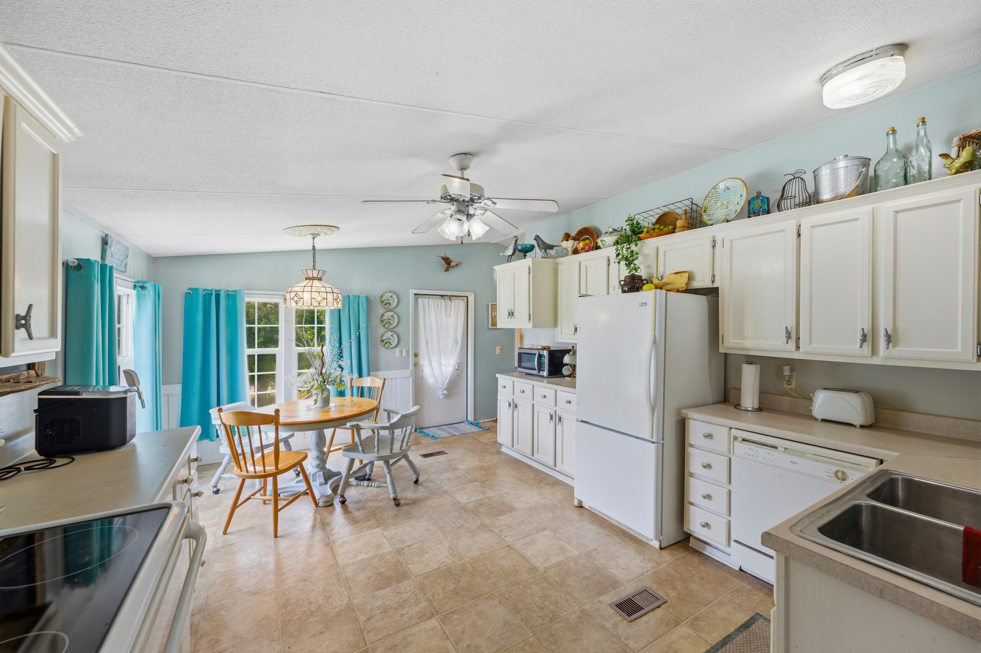 869 Riverview Drive Decaturville, TN 38329 - Photo 9 of 38
