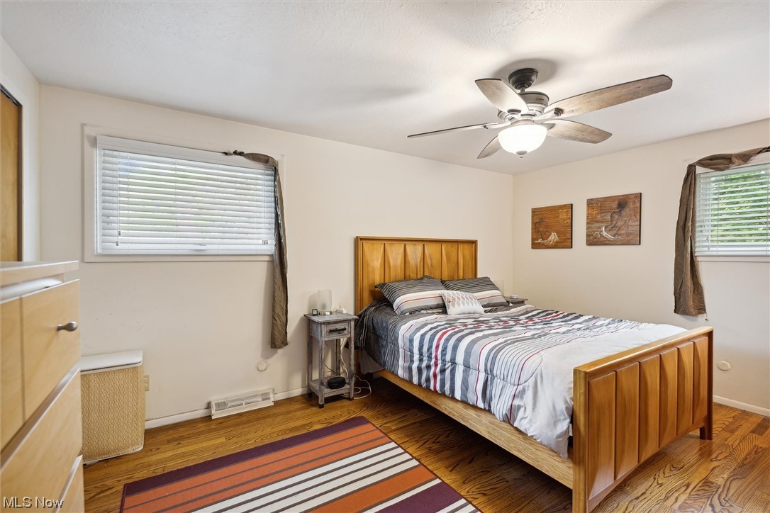 4629 Telhurst Road Cleveland, OH 44121 - Photo 14 of 35 Bedroom 1