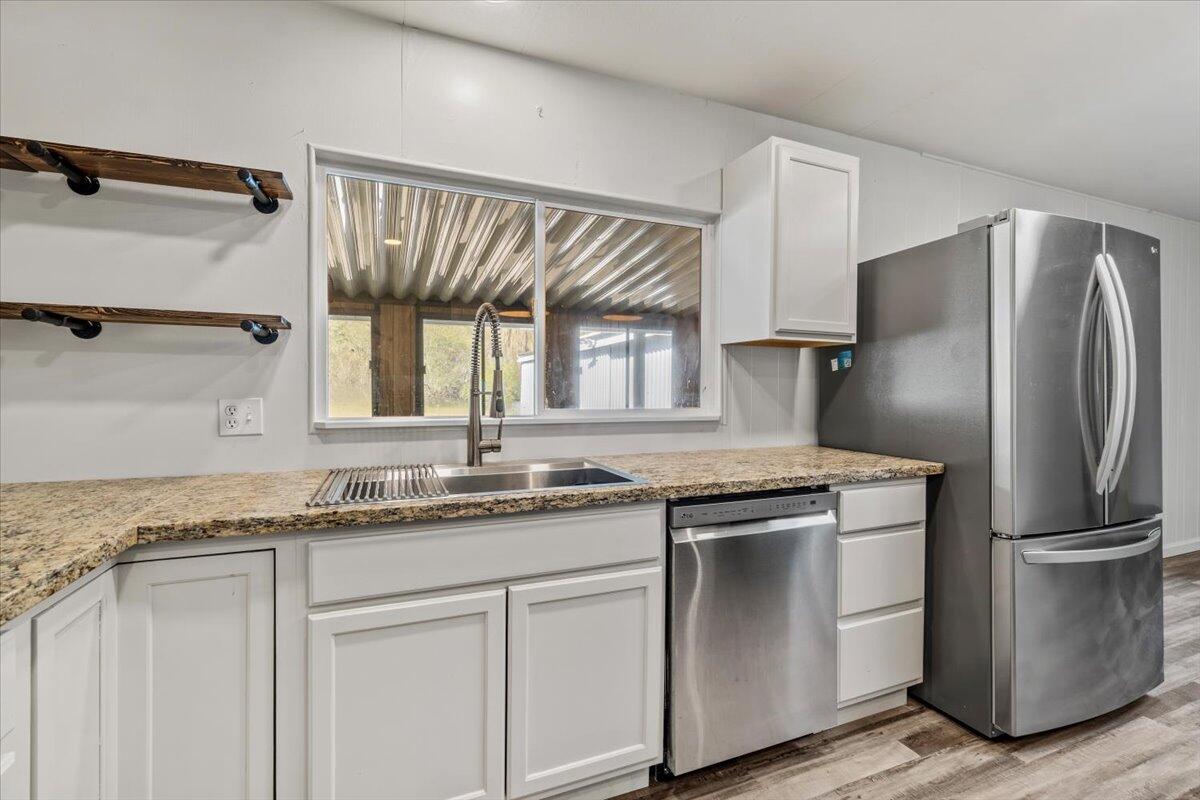 1194 Freshwater Road Eureka, CA 95503 - Photo 8 of 28