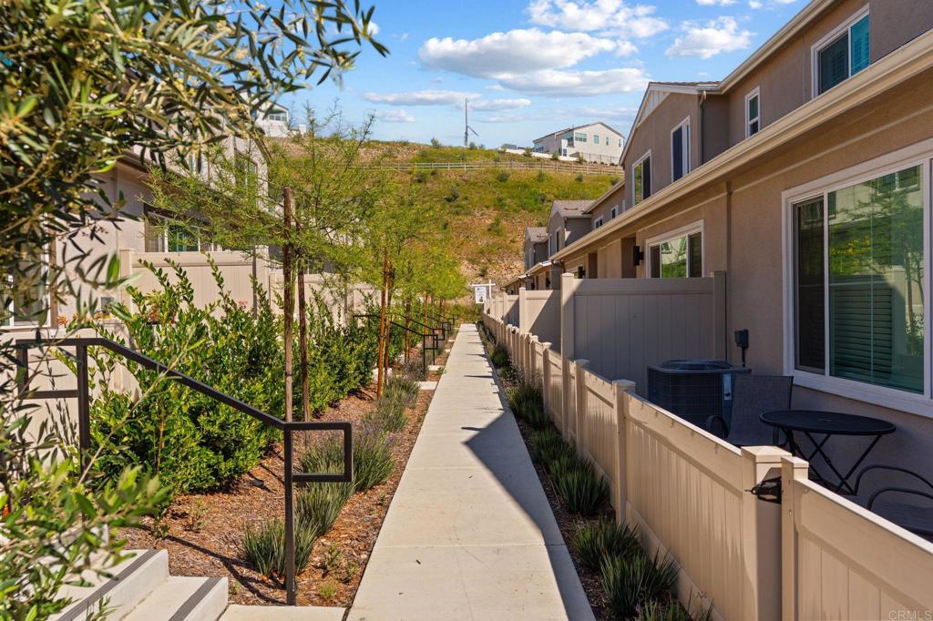 311 Minneola Place Fallbrook, CA 92028 - Photo 3 of 38