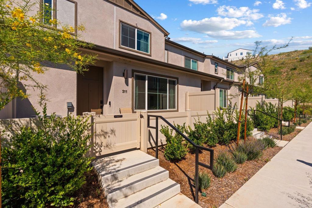 311 Minneola Place Fallbrook, CA 92028 - Photo 4 of 38